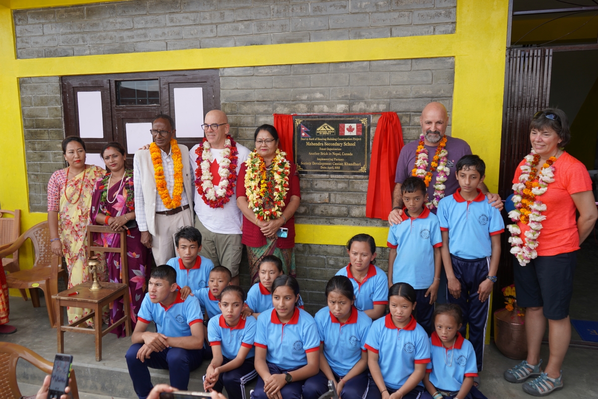 बहिरा तथा सुस्तश्रवण श्रोत कक्षालाई एक करोडको भवन हस्तान्तरण 