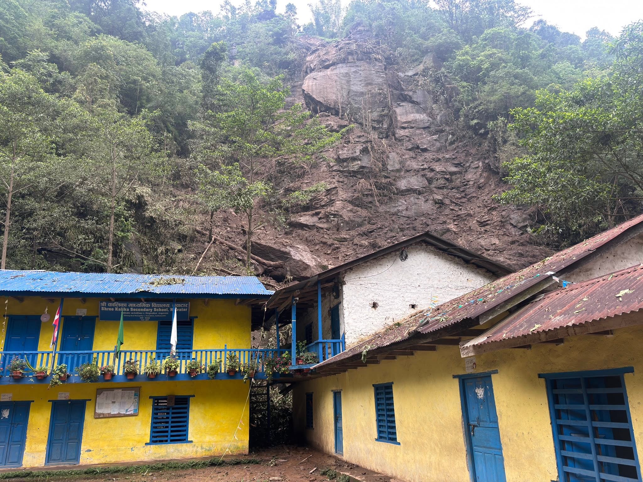 अविरल वर्षापछि सिलीचोङका पहिरो प्रभावित क्षेत्रमा उच्च जोखिम, सुरक्षित स्थानमा बस्न गाउँपालिकाको आग्रह