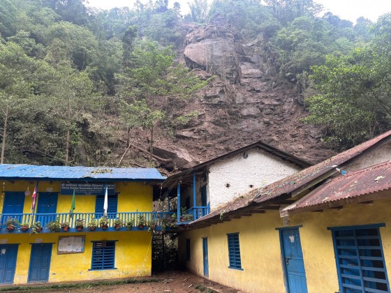 अविरल वर्षापछि सिलीचोङका पहिरो प्रभावित क्षेत्रमा उच्च जोखिम, सुरक्षित स्थानमा बस्न गाउँपालिकाको आग्रह