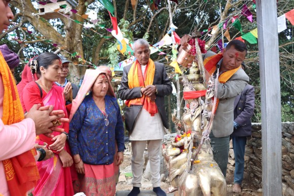 चैनपुरको गुराँसे डाँडामा पाथिभरा माताको मूर्ति स्थापना